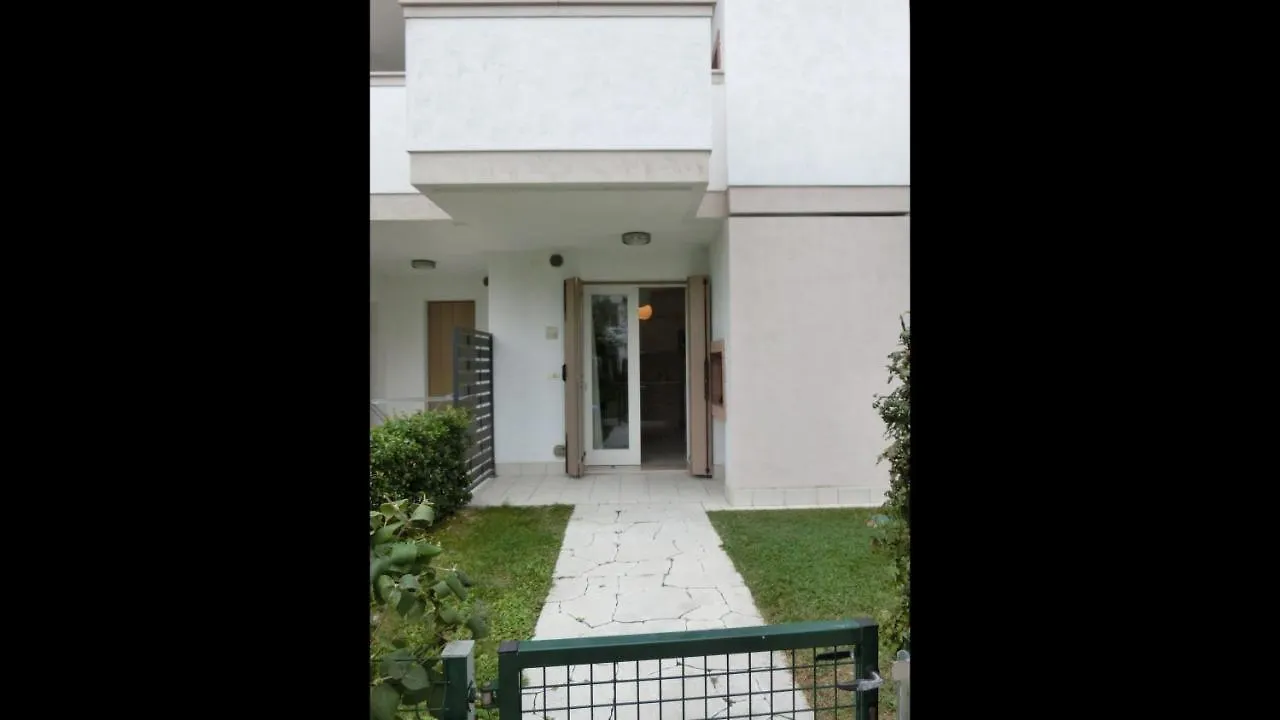 Lovely Modern Apartment In Bibione - Beahost איטליה